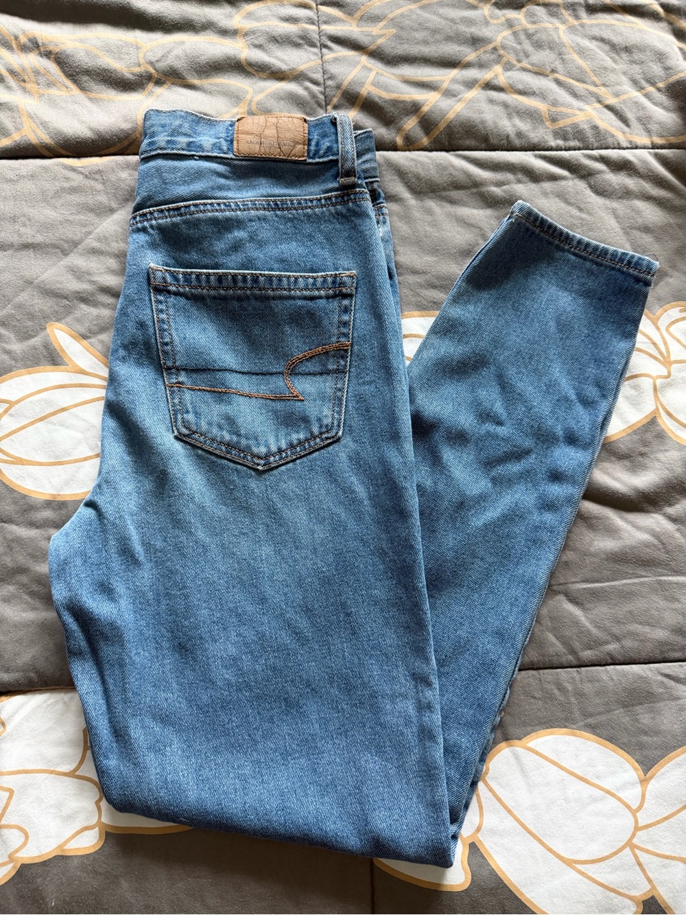 American Eagle Outfitters Women's Straight Leg Blue Denim Jeans